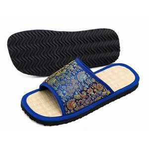 CS-17สลิปเปอร์สีฟ้าสำหรับใส่ในโรงแรมดีไซน์ใหม่ทำจากขนเฟอร์เนื้อผ้าไม่ซ้ำใครจากเวียดนามซับในพีวีซีเปิดนิ้วเท้าสำหรับใช้ในโรงแรม - Product Image 1