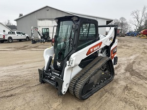 รถตักล้อยางแบบมีรางตีนตะขาบ รุ่น T66 ปี 2023 พร้อมห้องโดยสารแบบปิด เครื่องยนต์แคตเตอร์พิลลาร์ รับน้ำหนักได้ 5 ตัน - Product Image 1