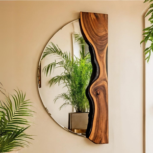 Miroir en or doré de style vintage avec un dessus arqué, ajoutant une touche d'élégance à la décoration de la salle de bain. Disponible aux prix de gros - Product Image 4