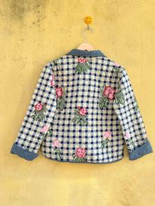 เสื้อแจ็คเก็ตผู้หญิงผ้าฝ้าย 100% ระบายอากาศได้ดี สไตล์ลำลอง แบบควิลท์ กลับด้านได้ เป็นมิตรกับสิ่งแวดล้อม ลายดอกไม้วาดมือ แถบสีตัดกัน ใส่ได้ทุกฤดู - Product Image 6