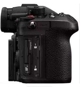 กล้องมิเรอร์เลส Lumix GH7 พร้อมเลนส์ 12-60 มม. F/2.8-4 การ์ด SD 64GB ถ่ายวิดีโอ 4K 8K ซูมดิจิตอล 16 เท่า หน้าจอ IPS 2.8 นิ้ว รุ่น DC-GH7LK - Product Image 1