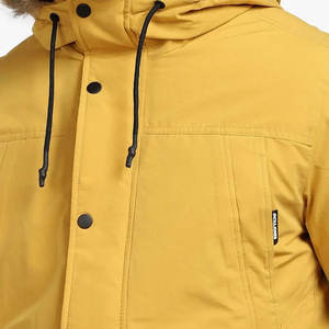 Parka con estampado de logotipo personalizado OEM Chaqueta acolchada más vendida Chaqueta larga de plumón de color sólido Hecha en Pakistán - Product Image 6