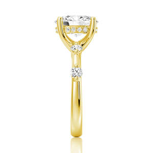 แหวนหมั้นเพชรโมอิสซาไนต์ทรงรี ทอง 9K หรูหราและสง่างาม - Product Image 3