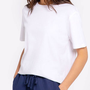 Camiseta de Algodón para Mujer al por Mayor, Estilo Urbano Informal, Corte Regular, Suave, Transpirable, Color Sólido, Uso Diario, OEM, ODM, Logotipo Personalizado - Product Image 5