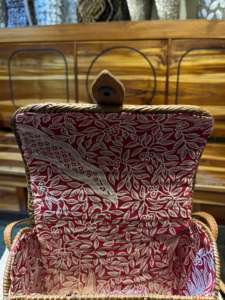 Lombok classique rotin tissé à la main Ata sac à main sac à bandoulière avec rabat en cuir et fermeture à pression en laiton artisanat en osier - Product Image 3