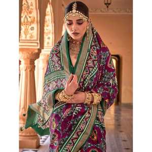 Encantador Sari de Seda Banarasi Estampado Magenta Patola, Estilo Bollywood y Pakistaní para Festivales, Cosido - Product Image 2