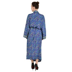Robe de plage kimono en soie Bohme Nouvelle Soie pour femmes, luxueuse, motif floral paisley bleu, cadeau d'anniversaire de la maison Regal - Product Image 5
