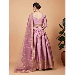 Magnifique Lehenga Choli de mariage en soie brodée rose, semi-cousu, taille personnalisée - Product Image 1