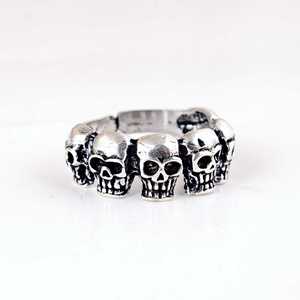 Bague unisexe de haute qualité, tendance gothique, multi-têtes de mort en laiton, plaqué argent oxydé, style punk et motard, bague statement, vente en gros - Product Image 1