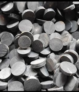 Botón de colores de cuerno de búfalo de la mejor calidad Tamaños personalizados crudos Botón de cuerno real de búfalo marrón Botón de cuerno en blanco crudo - Product Image 3