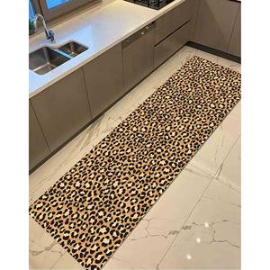 Tapis de couloir imprimé léopard : Décoration de bureau moderne, tailles personnalisées, tapis doux non tissé - Product Image 5