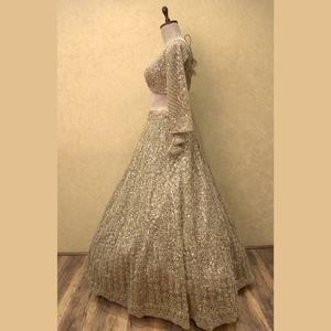 Lehenga doré élégant de style Bollywood avec détails de cordage riche et travail de toucher à la main parfait pour les mariages au prix de gros - Product Image 3