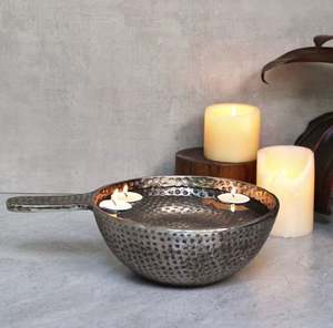 Cuenco irrompible de níquel ahumado de textura martillada de alta calidad con mango para plantas y velas decorativas - Product Image 4
