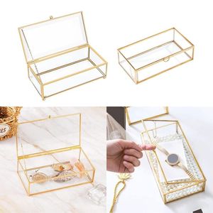 Boîte à bijoux en verre métallique luxueuse et spacieuse avec des détails métalliques complexes, parfaite pour les collections vintage élégantes - Product Image 3