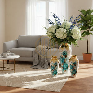 Vase à fleurs décoratif en fer, design côtier, fait main, plaqué or, vase de sol à col triangulaire, vente en gros - Product Image 2