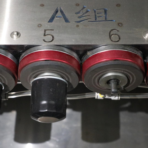 <span class=keywords><strong>2026</strong></span> 全自动旋转式金属油滤清器泄漏测试机 - Product Image 4