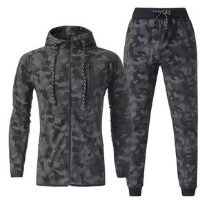 Conjunto de Sudadera con Capucha y Pantalones Deportivos de Dos Piezas, Estampado de Camuflaje, Transpirable, de Forro Polar, para Invierno, Estilo Informal, Holgado, para Hombre - Product Image 1