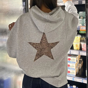 CHANDAIL À CAPUCHE RESPIRANT TRENDANT AVEC UN CONFORT SUPPLÉMENTAIRE - Product Image 1