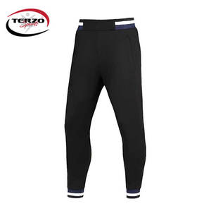 Vêtements de sport personnalisés Survêtements de jogging pour hommes Fabricant OEM Costumes de jogging pour hommes Vente en gros de survêtements de qualité supérieure pour hommes avec fermeture éclair - Product Image 4