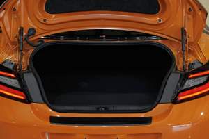 LISTO PARA ENVIAR - USADO, VOLANTE A LA IZQUIERDA |   CONDUCCIÓN DERECHA |   2023 T O Y O T A |   GR86 EDICIÓN ESPECIAL DEL DÉCIMO ANIVERSARIO - Product Image 4