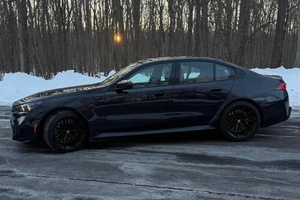 พร้อมจัดส่ง LHD/RHD 2025 B-MW M5 717 แรงม้า ไฮบริด เทอร์โบชาร์จ V8 ขับเคลื่อนสี่ล้อ - Product Image 3