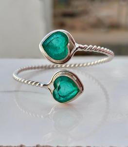 Brazalete ajustable de Plata de Ley 925 de cristal Esmeralda, joyería de cristal Esmeralda con forma de corazón de diseño único para regalo de mujer - Product Image 5