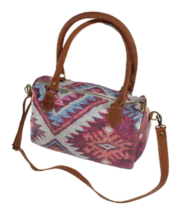 Alfombra tejida de algodón polivinílico cuidadosamente cosida con diseño Kelim / Dhurry impreso digitalmente con monedero fino de cuero genuino para mujer - Product Image 4