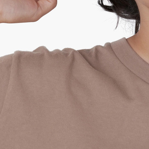 Camiseta Moderna y Atractiva para Mujer, Diseñada para un Movimiento Cómodo, con un Diseño Elegante y una Presencia Informal Relajada - Product Image 5