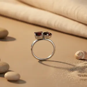แหวนเงินแท้ 925 ชุบโรเดียม ประดับพลอยโกเมน ดีไซน์สวยงาม สำหรับผู้หญิง - Product Image 2