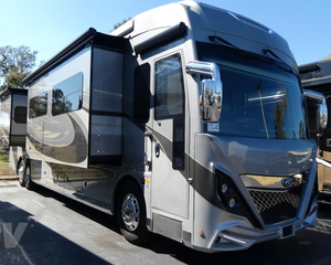 Camping-car américain entièrement équipé American Eagle 45K Classe A - Diesel, <span class=keywords><strong>occasion</strong></span>, pour le camping en camping-car - Product Image 1