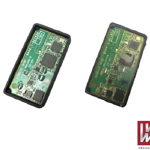 Équipement de moulage par injection à basse pression avec table coulissante et adhésif thermofusible pour l'encapsulation de circuits imprimés et d'électronique intelligente - Product Image 4
