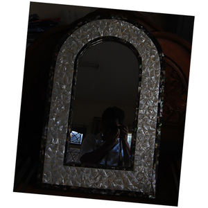 Miroir de style luxueux avec cadre en coquillage perlé, motif de mosaïque artistique Bombee avec cadre en miroir - Product Image 2
