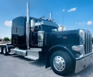 Camión Semi Remolque Peterbilt T 389 de Alto Mantenimiento con Cabina Elevada de 78 Pulgadas - Camión con Cabina Elevada - Motor Cummins, Transmisión Manual de 18 Velocidades - Envío a Todo el Mundo - Product Image 5