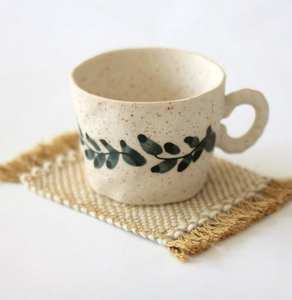 Tasse en céramique solide avec glaçure douce et lèvre incurvée parfaite pour les amateurs de thé et les amateurs de poterie - Product Image 3