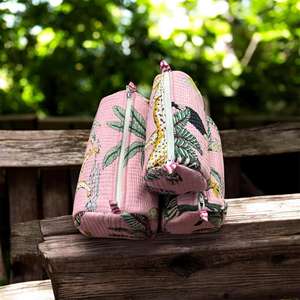 กระเป๋าเครื่องสำอางมีสไตล์พร้อมซิป กระเป๋าใส่เครื่องสำอางกันน้ำสำหรับเดินทาง ผลิตภัณฑ์ดูแลผิวและอุปกรณ์เสริม - Product Image 2