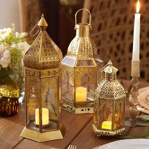 Lanterne Ramadan en métal de qualité supérieure conçue avec une finition de luxe pour une décoration de table pendant les rassemblements Iftar et Suhoor à la maison - Product Image 3