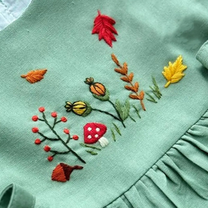 Vestido de lino suave bordado a mano para niñas, estilo informal para el primer cumpleaños de niños pequeños, OEM hecho en Vietnam - Product Image 6