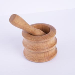 Mortier et pilon en bois de hêtre texturé |   Outil de cuisine artisanal - Product Image 4