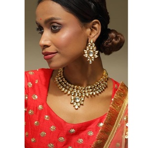 Conjunto de Gargantilla de calidad premium Conjunto de Gargantilla chapada en oro tradicional con espalda Meenakari Conjunto de Kundan de calidad premium para boda - Product Image 1