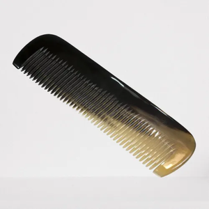 Peigne en corne naturelle fait à la main 2023 élégant et personnalisé pour coiffer les cheveux fabriqué à partir de véritable corne de buffle/bœuf peigne fabriqué en inde - Product Image 3