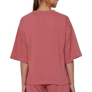 Comodidad de gran tamaño y estilo fresco Casual Tallas grandes Camiseta de mujer Patrón sólido con estampado de soplo de logotipo - Product Image 6