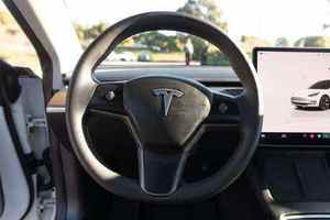 รถยนต์เทสล่า โมเดล 3 ปี 2024 สภาพดี ใช้งานน้อย - Product Image 5