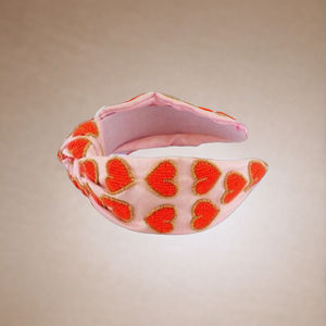 ที่คาดผมรูปหัวใจประดับลูกปัด ผ้ากำมะหยี่สีชมพู งานปักคุณภาพพรีเมียม ที่คาดผมแบบมีเบาะรองรับศีรษะ สวมใส่สบาย คุณภาพสูง เหมาะสำหรับผู้หญิงและเด็กผู้หญิง ใช้เป็นของขวัญ - Product Image 1