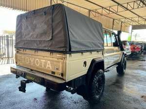 Toyota Land Cruiser 79 2025, Camioneta Doble Cabina con Motor V8 de 4.5 Litros y 4 Cilindros - Product Image 2