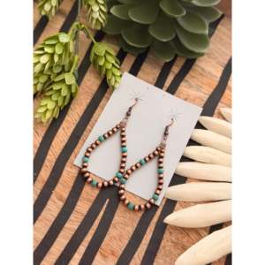 Pendientes colgantes de perlas hechas a máquina con forma geométrica de turquesa Kingman y cobre, estilo Navajo, con colgante graduado - Product Image 4