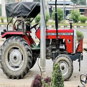 Massey Ferguson 7250 DI Tractores HP 46 Envío rápido Modelos bastante usados y nuevos Componentes principales incluyen bomba y caja de cambios - Product Image 6