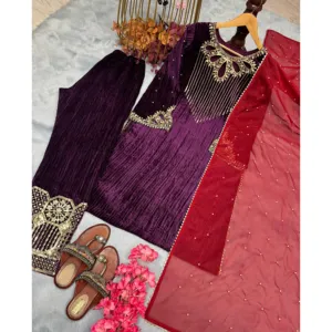 ชุดปาร์ตี้ผู้หญิงปักลาย ประกอบด้วยเสื้อและผ้าคลุมไหล่ - Product Image 3