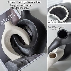 แจกันตั้งโต๊ะเหล็กสีดำขาวทันสมัยพร้อมขาตั้งโลหะสีทองสำหรับตกแต่งบ้าน - Product Image 5