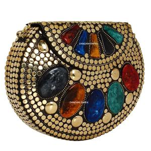 Bolso de Mano de Lujo Hecho a Mano en Latón y Resina, Elegante y Moderno, con Acabado Pulido, para Eventos Nocturnos, Bodas y Fiestas - Product Image 4