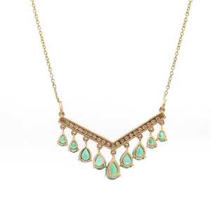 จี้พลอยมรกตรูปลูกแพร์พร้อมเพชรปูทอง14K จี้รูปตัววีหรูหราทันสมัยและมีสไตล์สำหรับผู้หญิง - Product Image 4